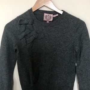 Gray sweater with bows!